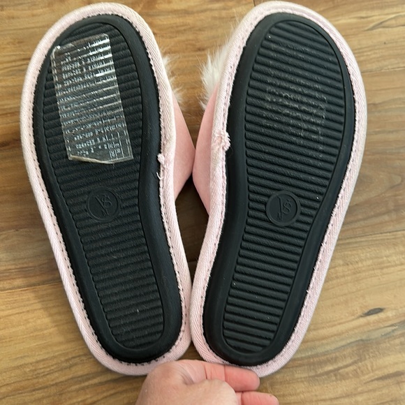 Victoria’s Secret Pink Slippers - Picture 2 of 3